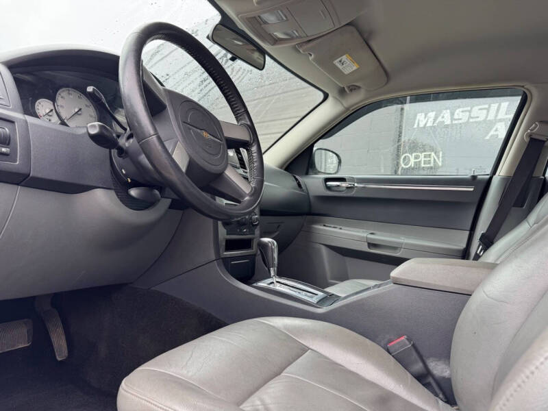 2005 Chrysler 300 Touring