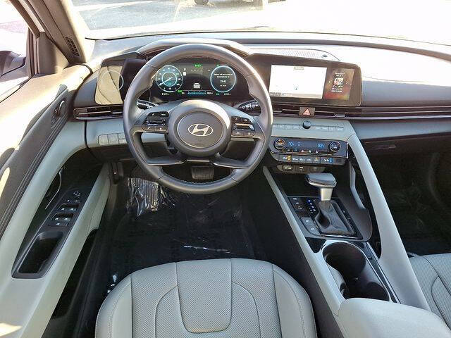 2024 Hyundai Elantra Hybrid Limited