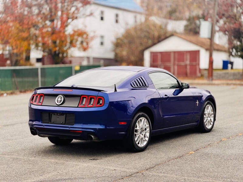 2014 Ford Mustang V6 Premium photo 13