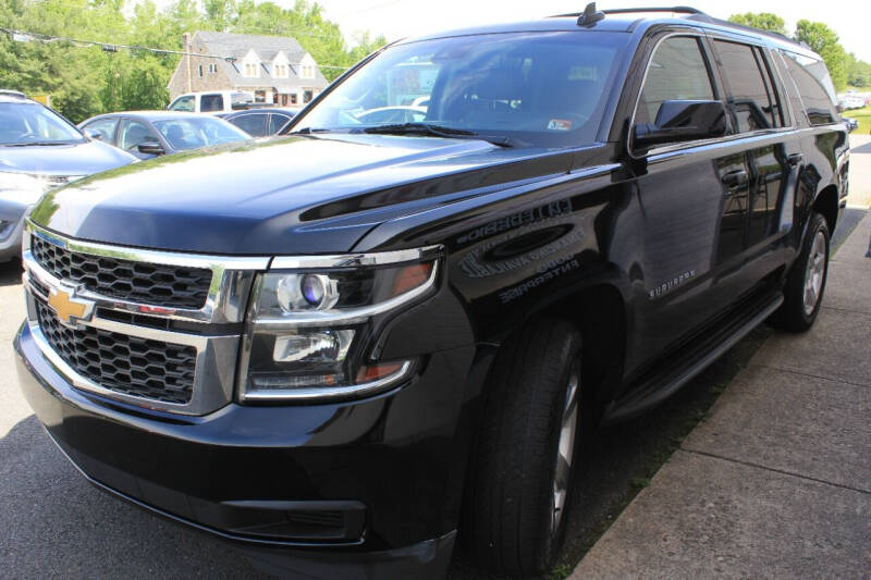 2016 Chevrolet Suburban LT photo 5