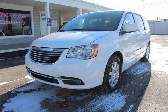 2014 Chrysler Town & Country Touring photo 3