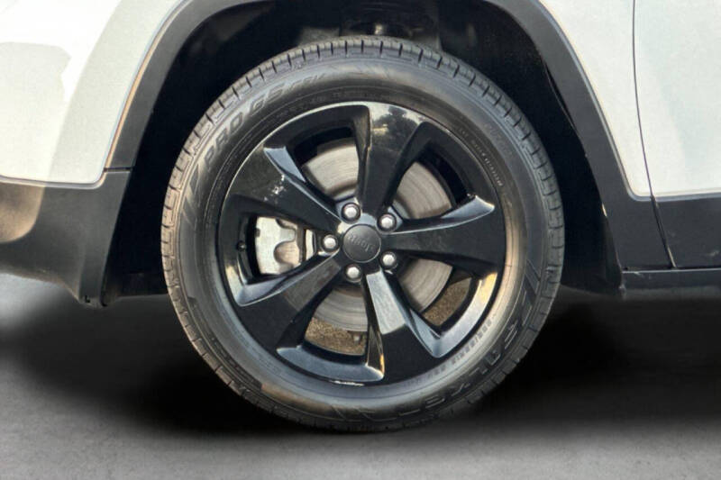 2017 Jeep Cherokee Sport Altitude