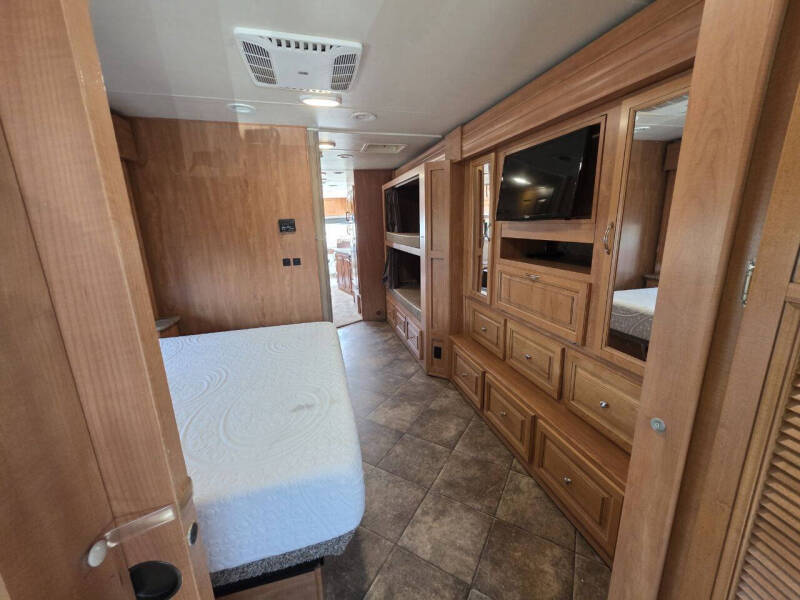 2017 NeXus RV MAYBACH