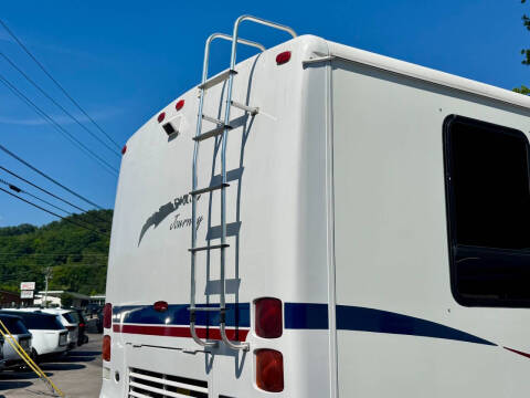 2002 Freightliner XCS Chassis