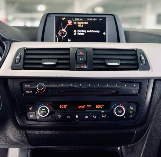 2015 BMW 3 Series 320i