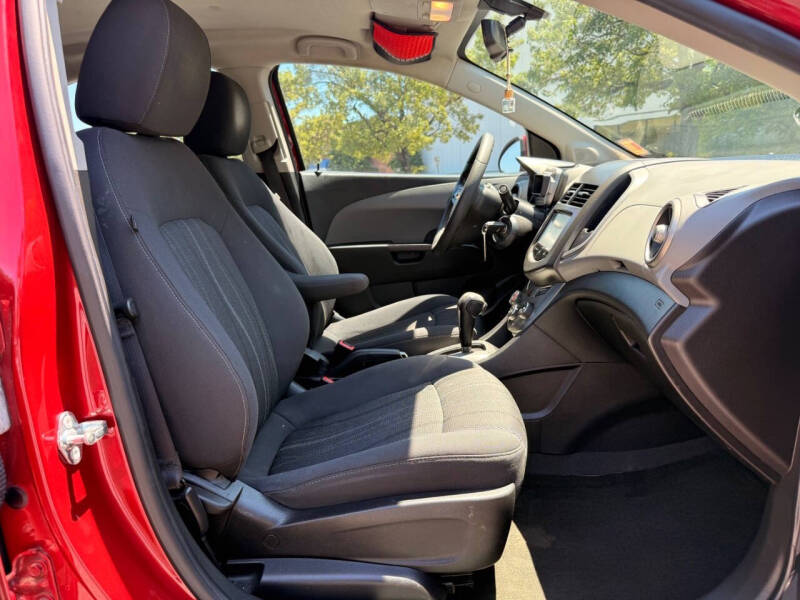 2016 Chevrolet Sonic LT Auto