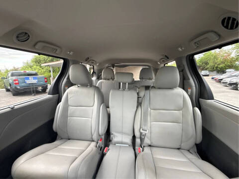 2015 Toyota Sienna