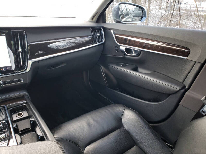 2018 Volvo S90 T6 Momentum