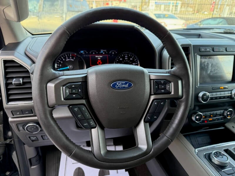 2019 Ford Expedition XLT photo 15