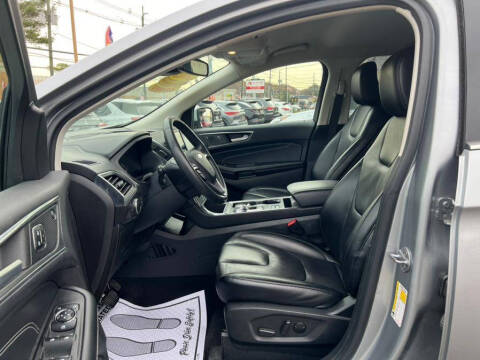 2022 Ford Edge Titanium