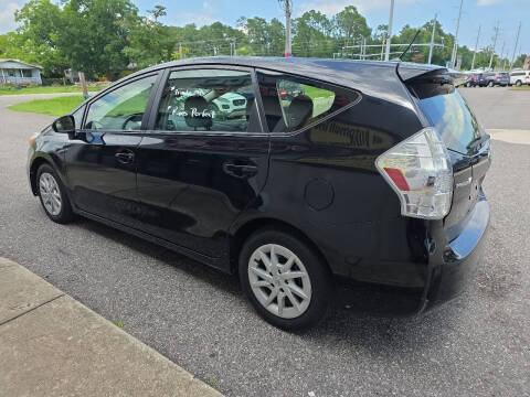 2014 Toyota Prius v Two