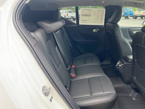 2026 Volvo XC40 B5 Plus