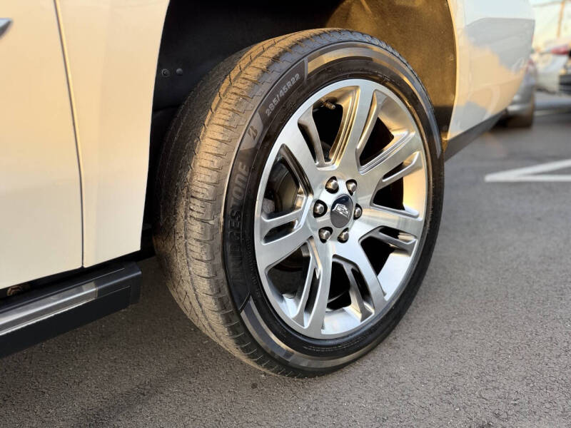 2017 Cadillac Escalade ESV Premium Luxury