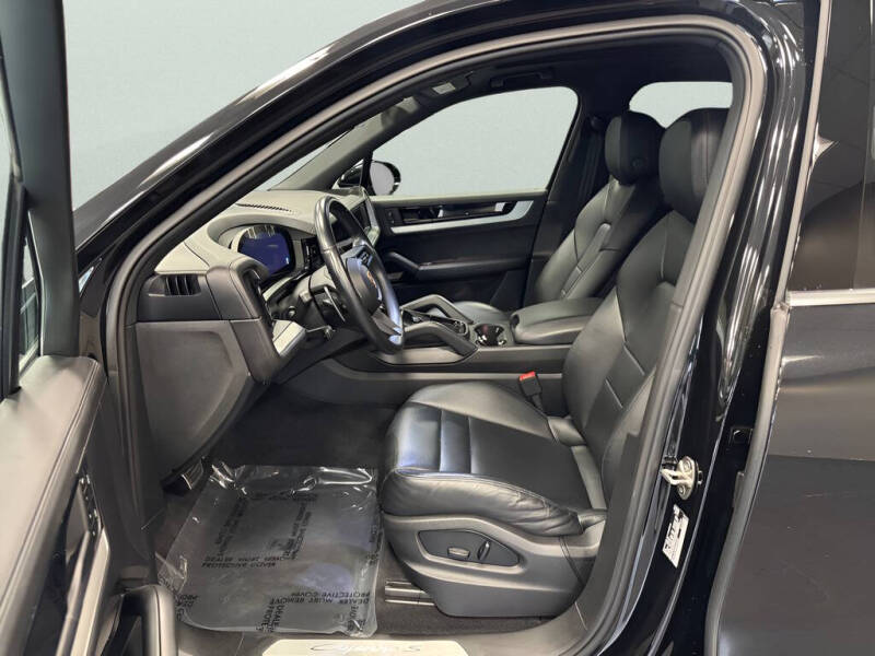 2024 Porsche Cayenne S