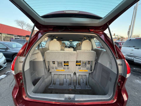 2011 Toyota Sienna Base 7-Passenger