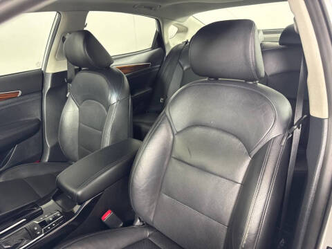 2018 Kia Cadenza Technology