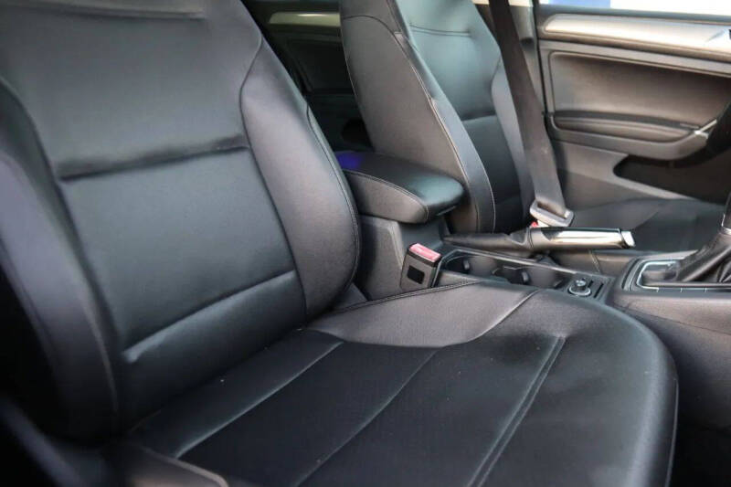 2017 Volkswagen Golf TSI Wolfsburg Edition