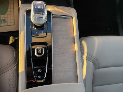 2025 Volvo XC90 B6 Plus Bright Theme 7P