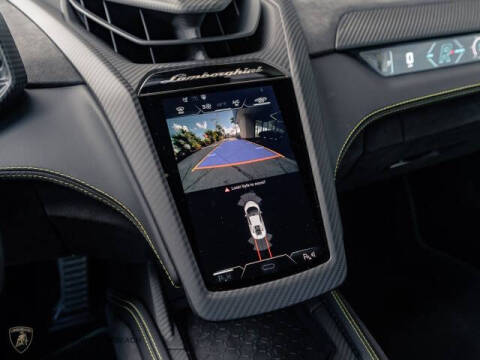 2025 Lamborghini Revuelto