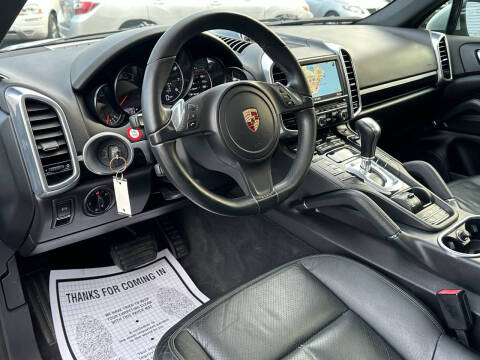 2014 Porsche Cayenne Platinum