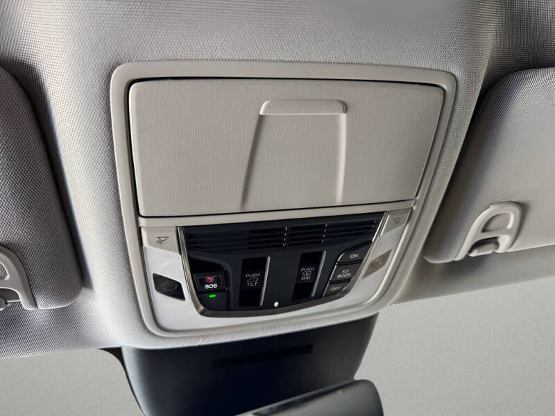 2025 Acura MDX w/Tech