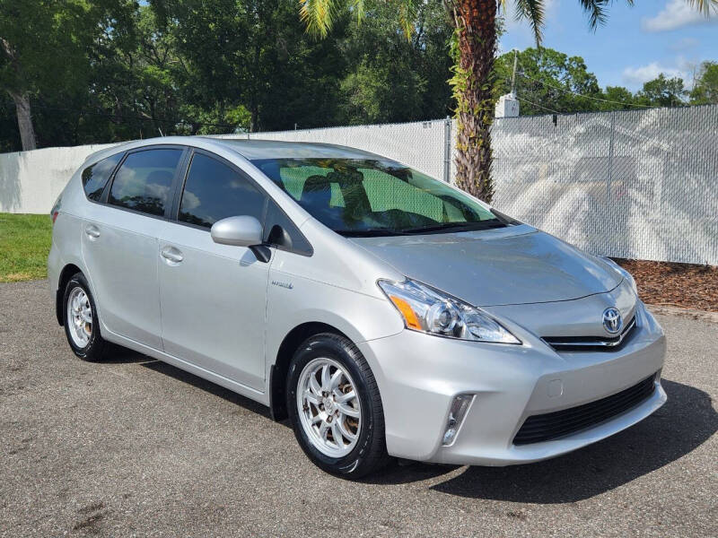 2014 Toyota Prius v Two