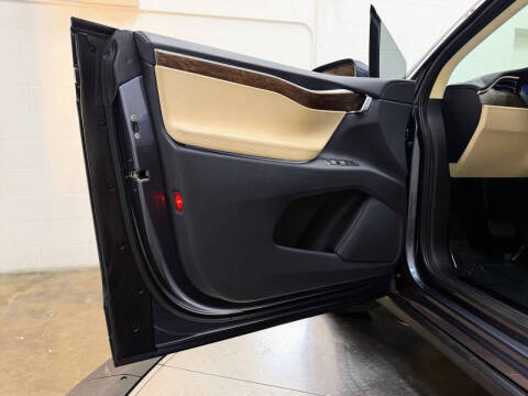 2017 Tesla Model X 75D