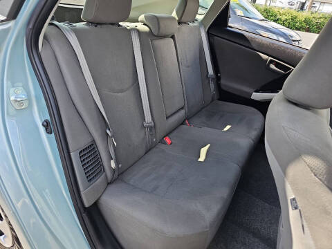 2013 Toyota Prius Two
