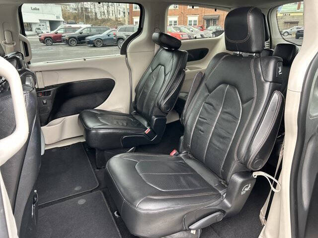 2017 Chrysler Pacifica Touring-L Plus