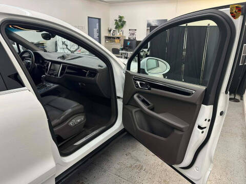 2015 Porsche Macan S