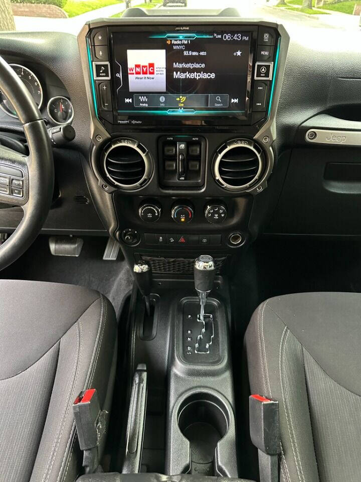 2018 Jeep Wrangler JK Unlimited  - $27,900