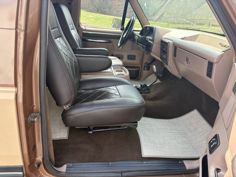1987 Ford Bronco - Photo 21