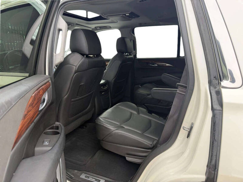 2015 Cadillac Escalade Luxury