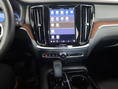 2025 Volvo S60 T8 Ultra