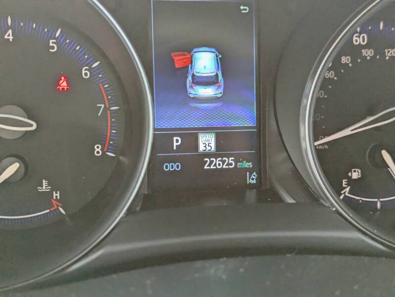 2022 Toyota C-HR XLE