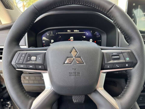2026 Mitsubishi Outlander SE