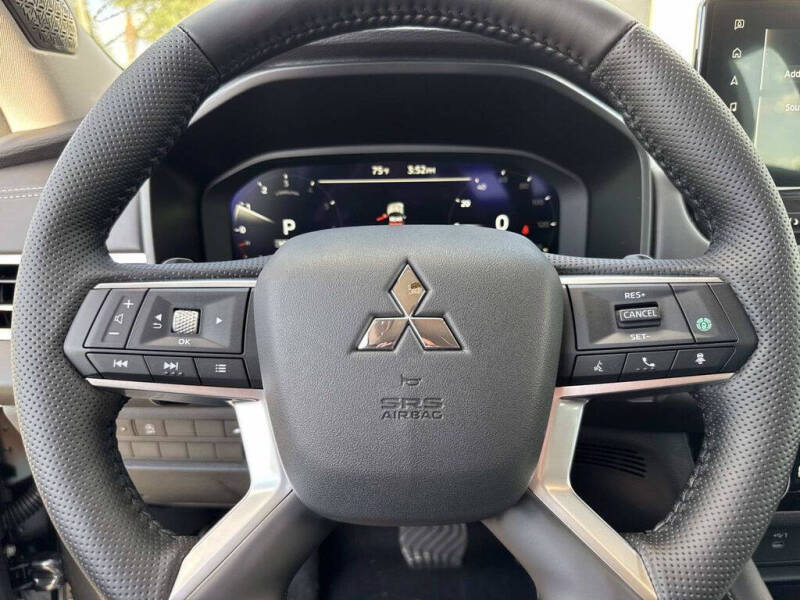 2026 Mitsubishi Outlander SE