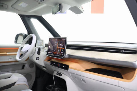 2025 Volkswagen ID. Buzz Pro S Plus 4Motion