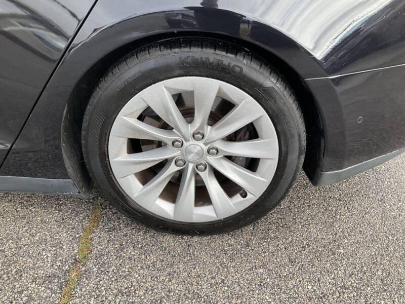 2016 Tesla Model S 70D