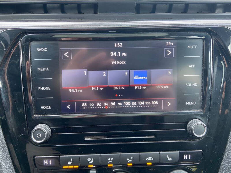 2020 Volkswagen Passat R-Line