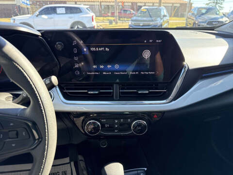 2025 Chevrolet Trax LT