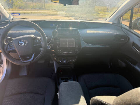 2020 Toyota Prius LE