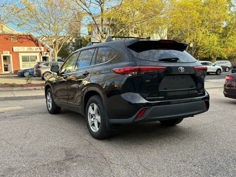 2021 Toyota Highlander LE