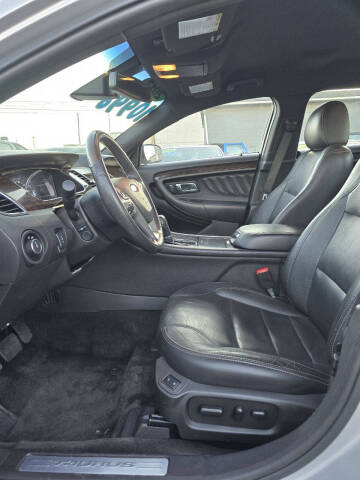 2017 Ford Taurus Limited