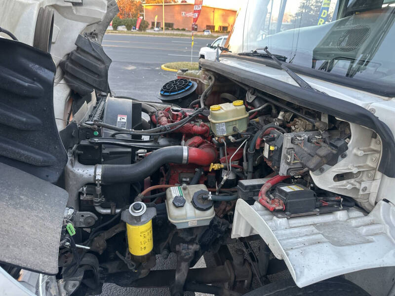 2015 Freightliner M2 106