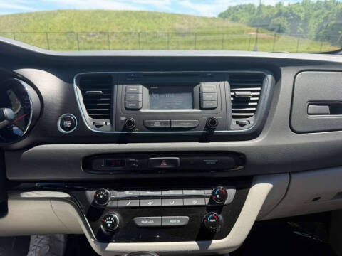 2017 Kia Sedona LX