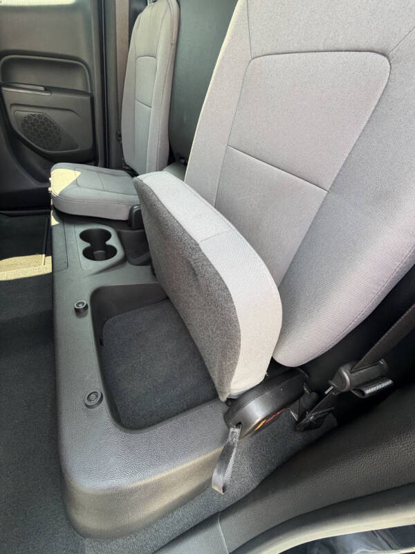 2022 GMC Canyon Elevation Standard