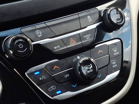 2020 Chrysler Voyager L