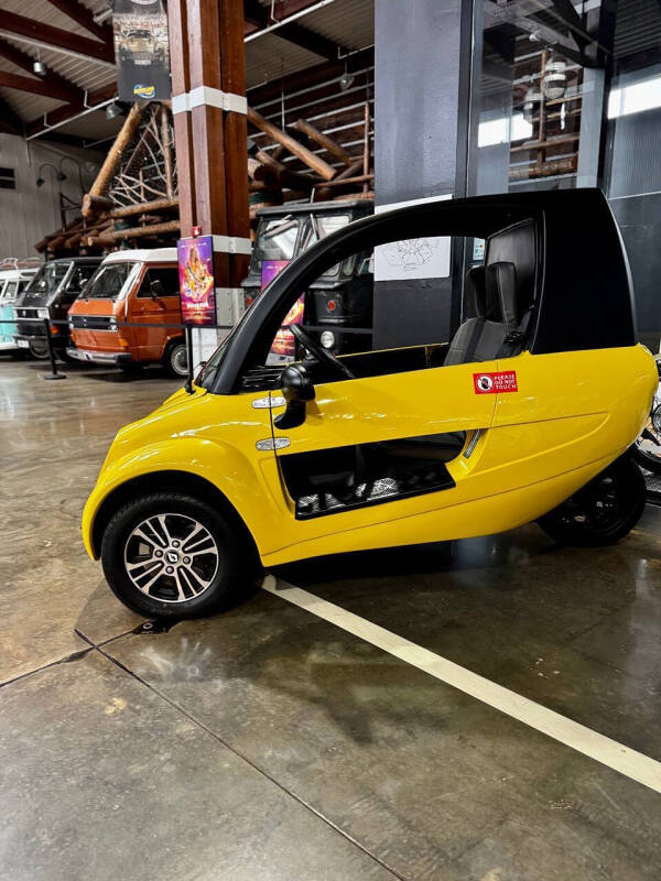 2024 KITE SHUTTLE EV TRIKE 55 MPH 90 MIL