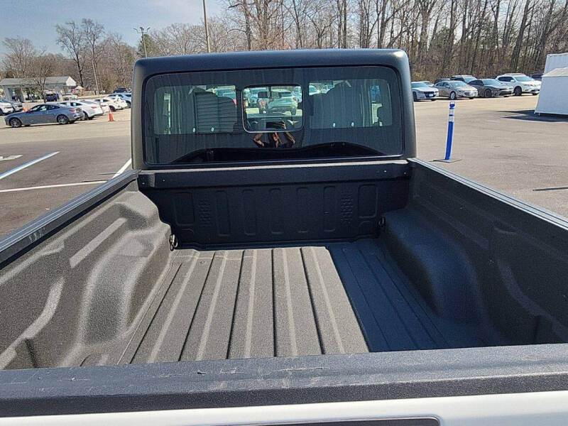 2023 Jeep Gladiator Sport